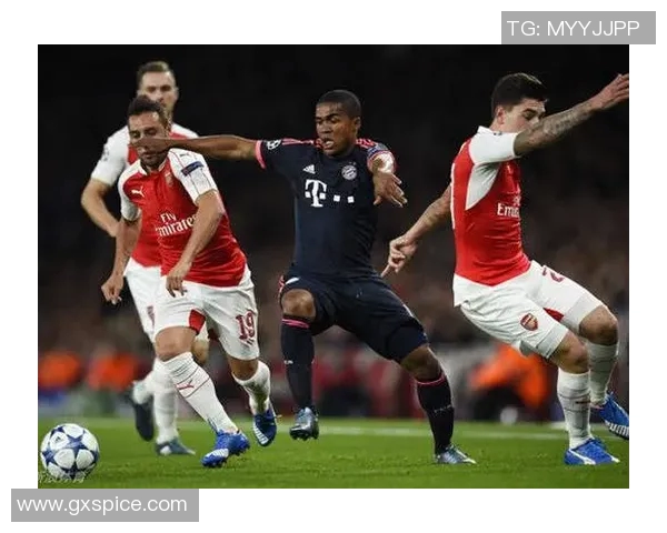 拜仁慕尼黑与阿森纳激情对决海报展现足球魅力与团队精神